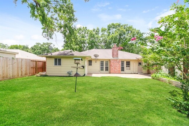 Building Photo - 16411 Clearcrest Dr
