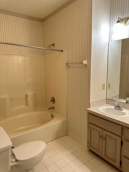 Building Photo - 2009 Station Ct