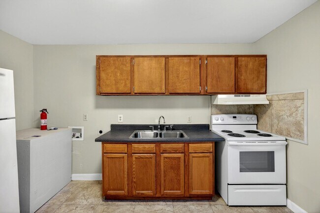 Building Photo - 129 Congress St