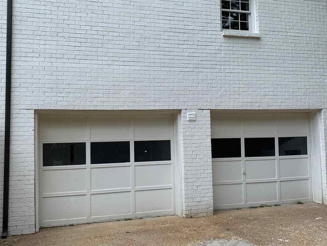 Building Photo - 3069 Circle Gate Dr