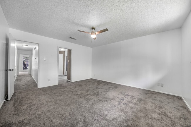 Building Photo - 4209 Harcourt Dr
