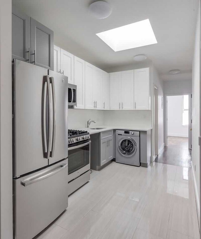 352 McGuinness Blvd 352 McGuinness Blvd Brooklyn NY 11222 Apartment