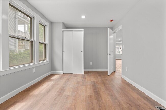 Building Photo - 389 Highland Ave