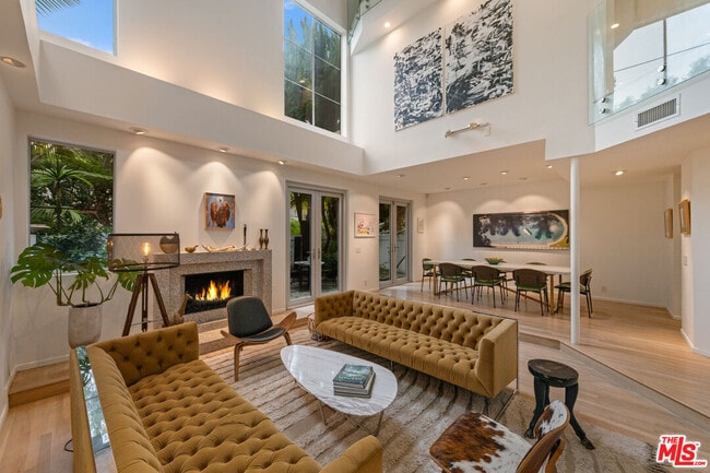 Building Photo - 131 Mast Mall