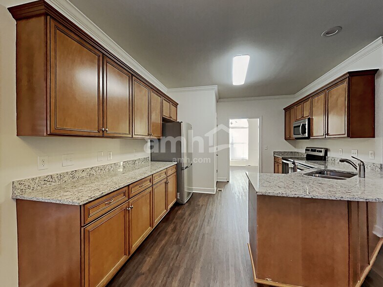 Building Photo - 3043 Holderwood Dr