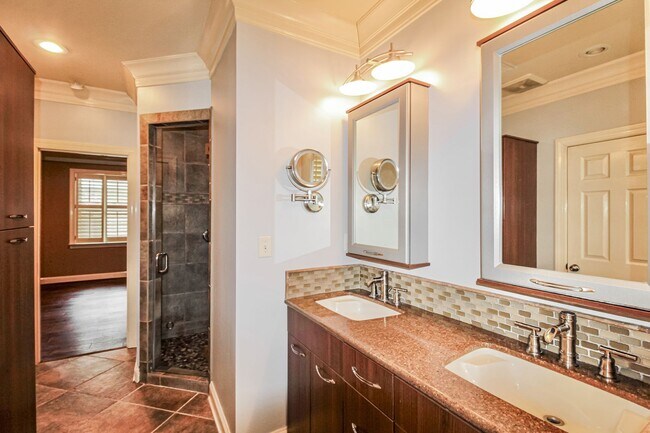 Building Photo - 3 bd/ 3.5 ba Home with Garage in Downtown Wilmington