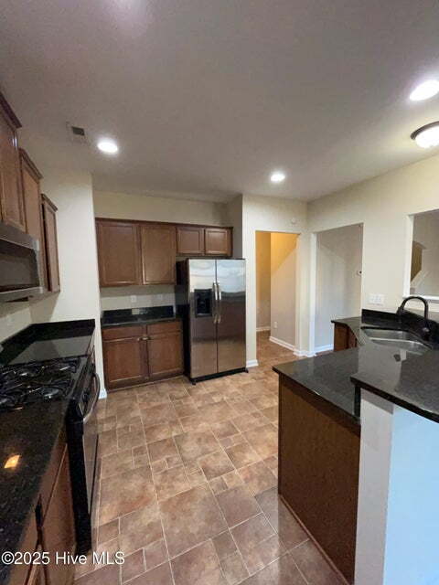 Building Photo - 104 Stone Gate