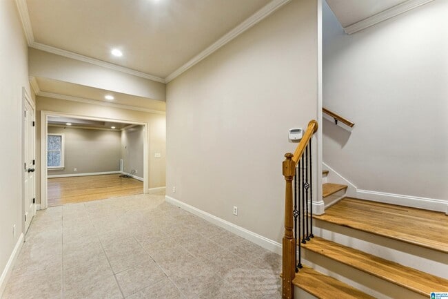 Building Photo - 2005 Lake Heather Dr