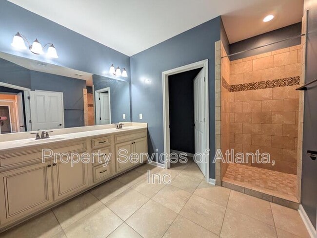 Building Photo - 261 Fenwick Cir