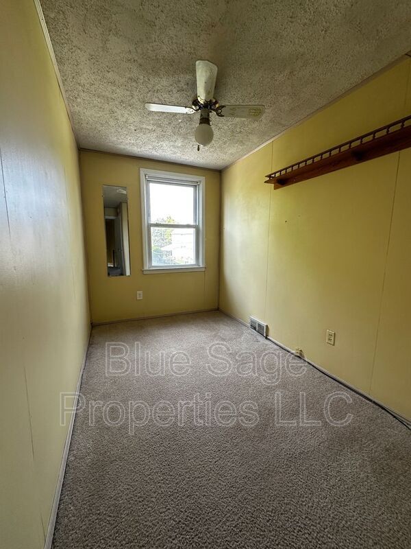 Building Photo - 120 Stratford Rd