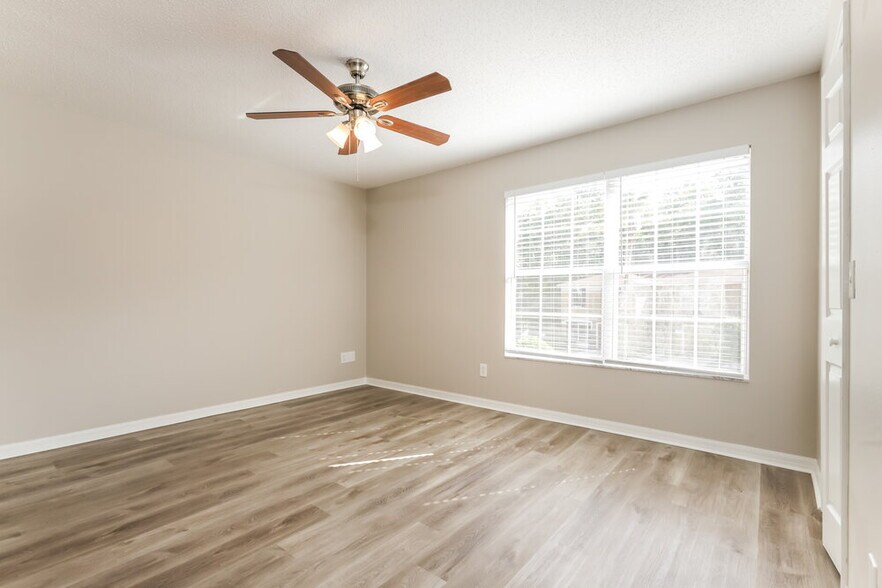 Building Photo - 4403 Silver Falls Dr