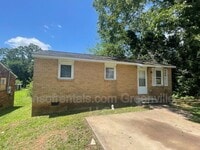 Building Photo - 695 Saxon Ave