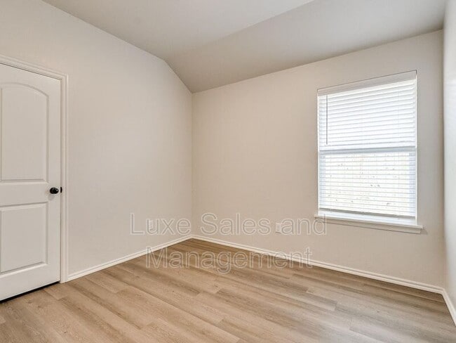 Building Photo - 10601 Lawson Ln