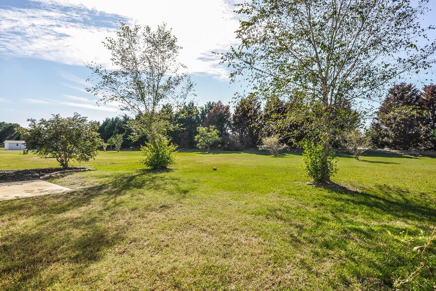 Building Photo - 60 Hocutt Farm Dr