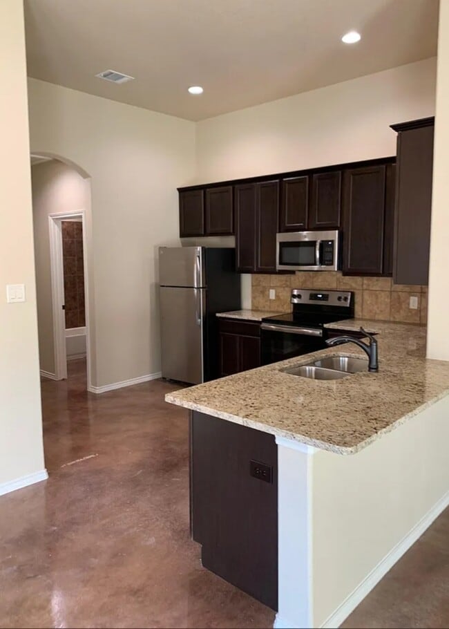 Building Photo - 402 Joanne Loop