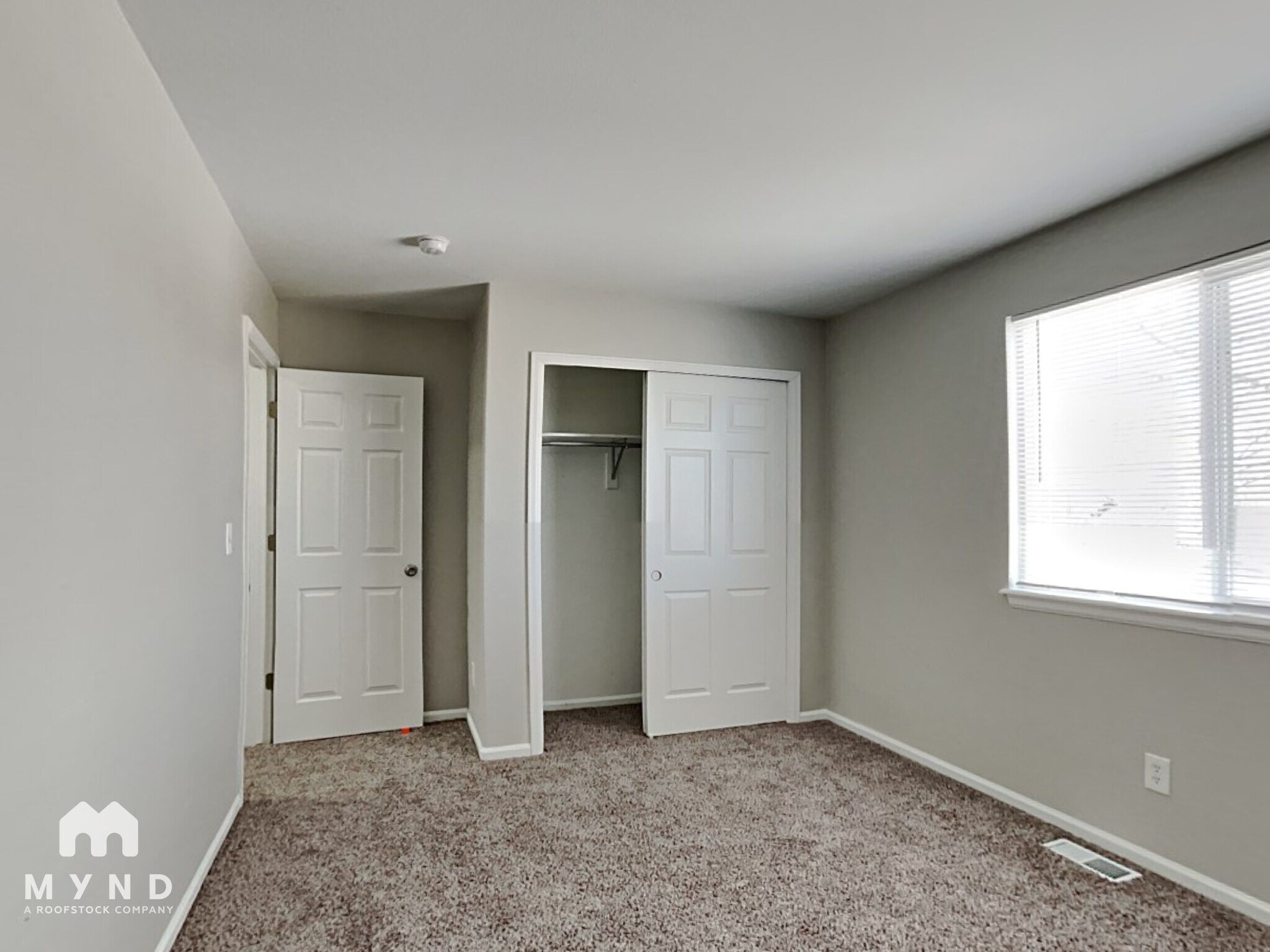 Building Photo - 5912 S Tempe Way