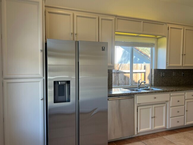 Building Photo - 15264 Medella Cir