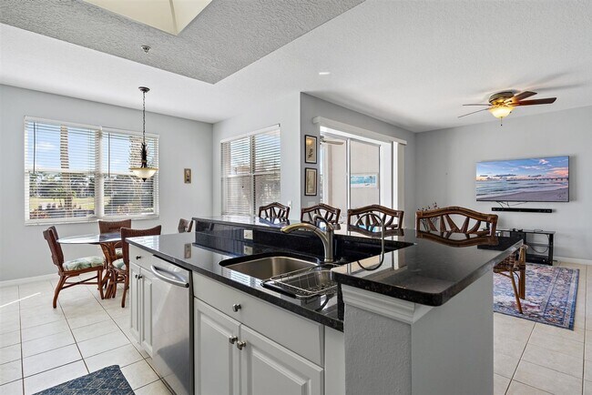 Building Photo - 2BR/2BA Lake View Condo in Heritage Oaks Golf & Country Club