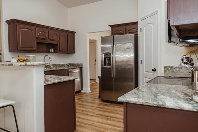 Building Photo - 641 Territory Ln