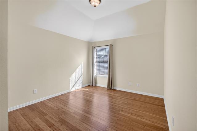 Building Photo - 2616 Cove Dr