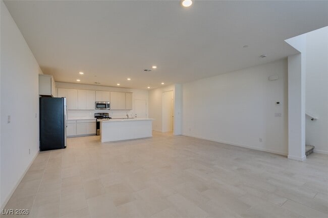 Building Photo - 302 Walsh Peak Ave