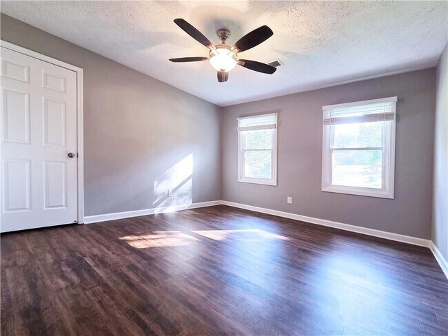 Building Photo - 1262 Melton Dr SW