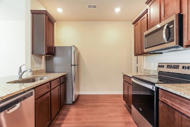 Building Photo - Hpme for rent in Pell City!