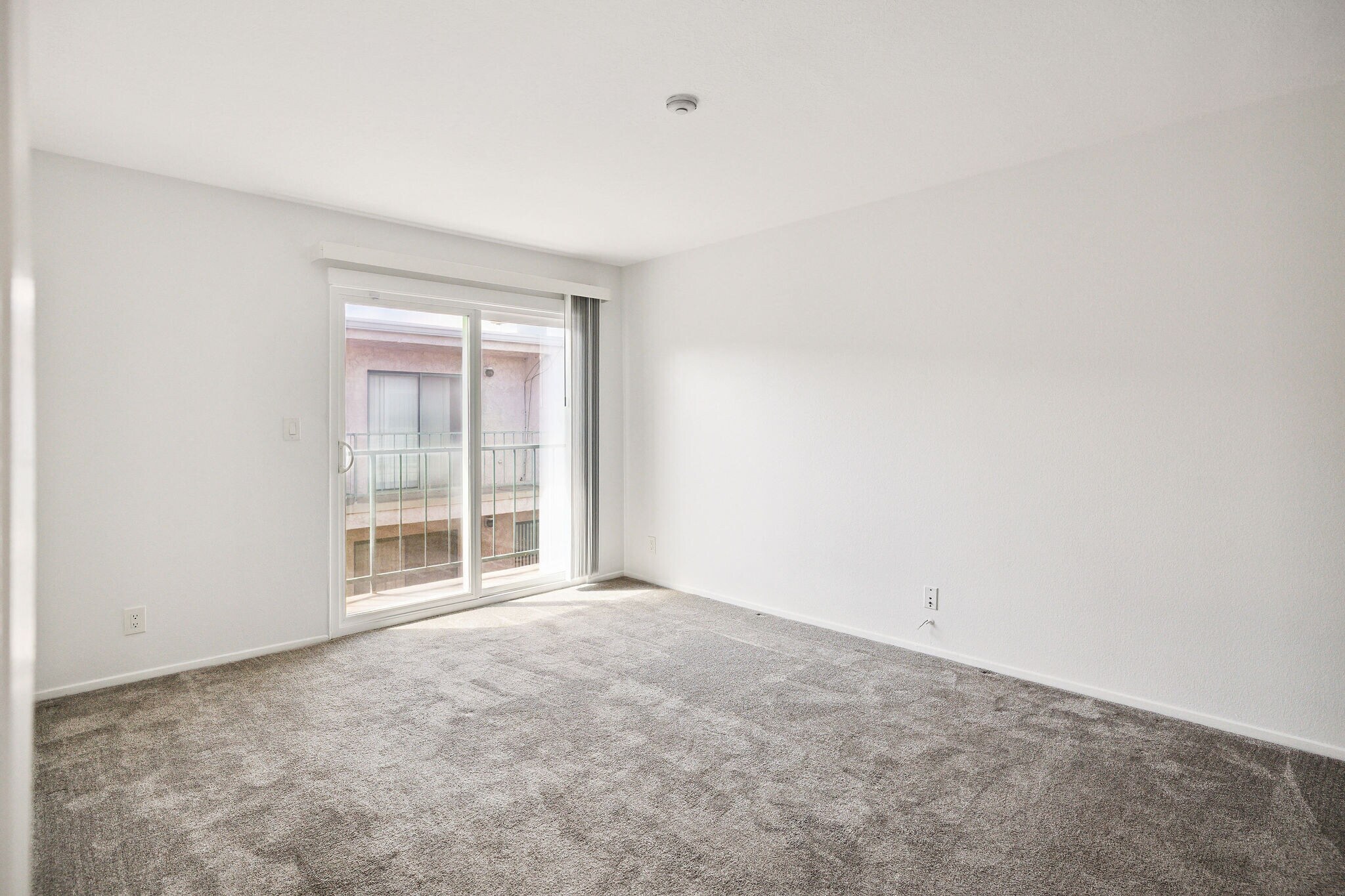 Building Photo - 312 N Francisca Ave