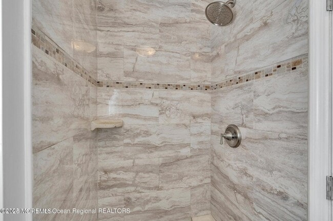 Building Photo - 2253 Llewellyn Pkwy