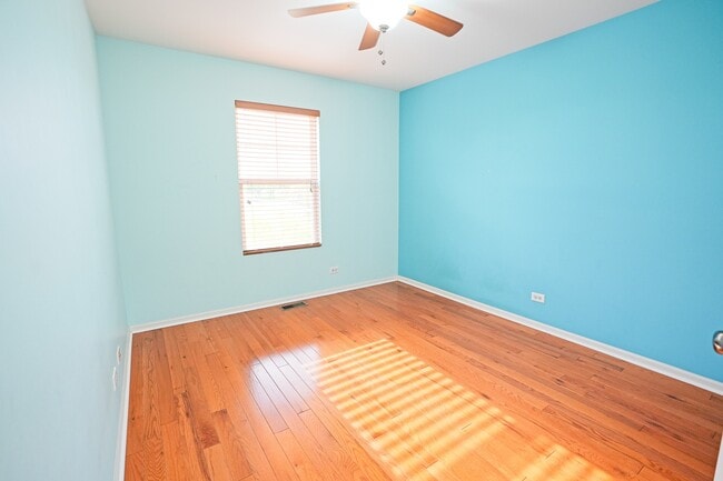 Building Photo - 470 Grosvenor Ln