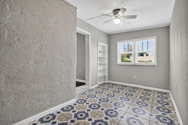Building Photo - 412 El Prado