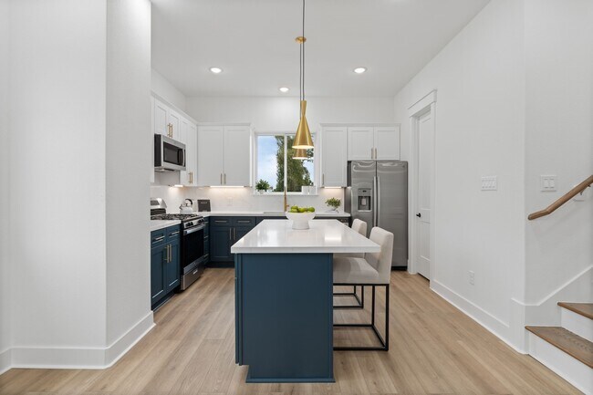 Building Photo - 717 Janisch Rd