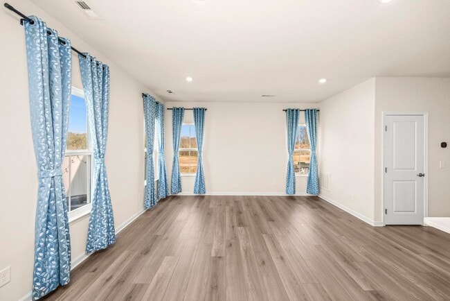 Building Photo - 247 Pryor Dr