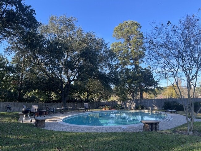 Building Photo - 44 Bayou Pointe Dr