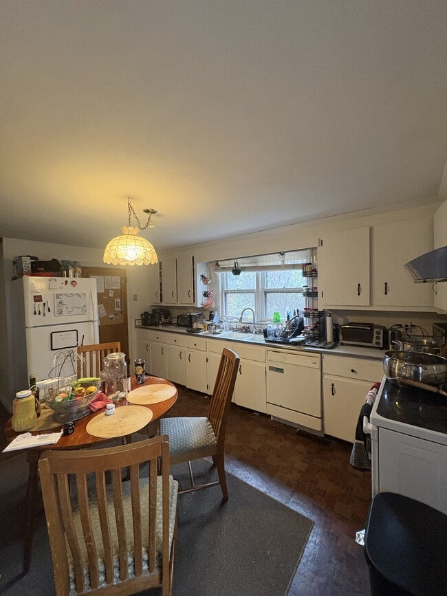 Building Photo - 46 S East St