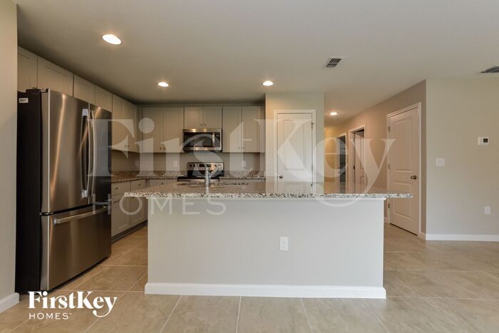 Building Photo - 465 Earhart Dr