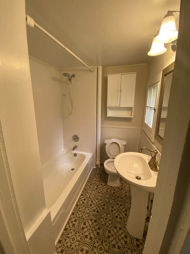 Building Photo - 2409 Bedford Ave