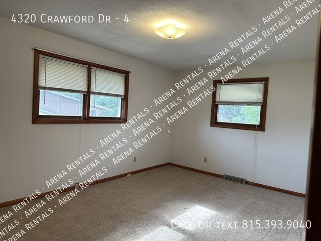 Building Photo - 4320 Crawford Dr