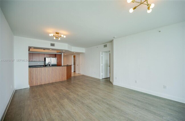 Building Photo - 15051 Royal Oaks Ln