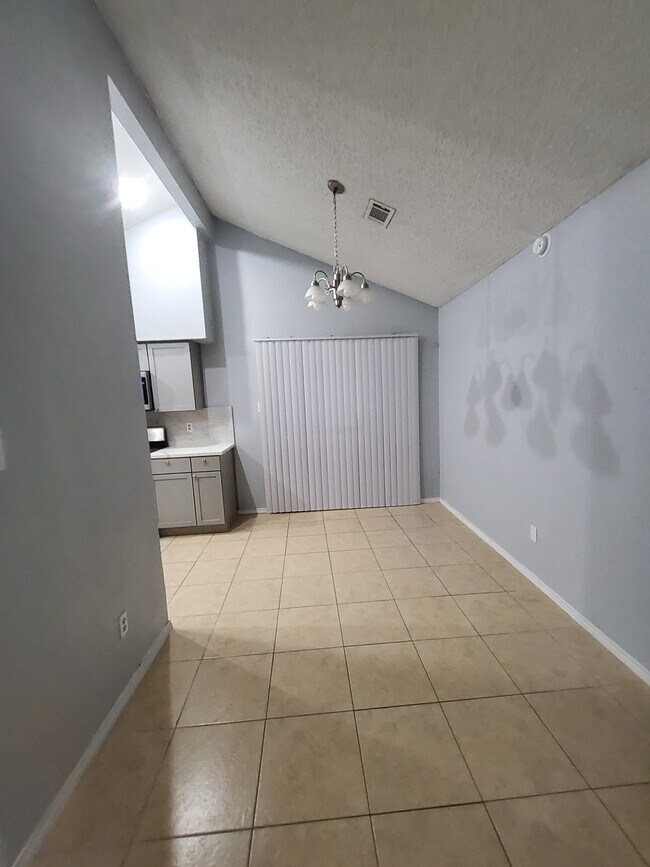 Building Photo - 10151 Inwood Hollow Ln