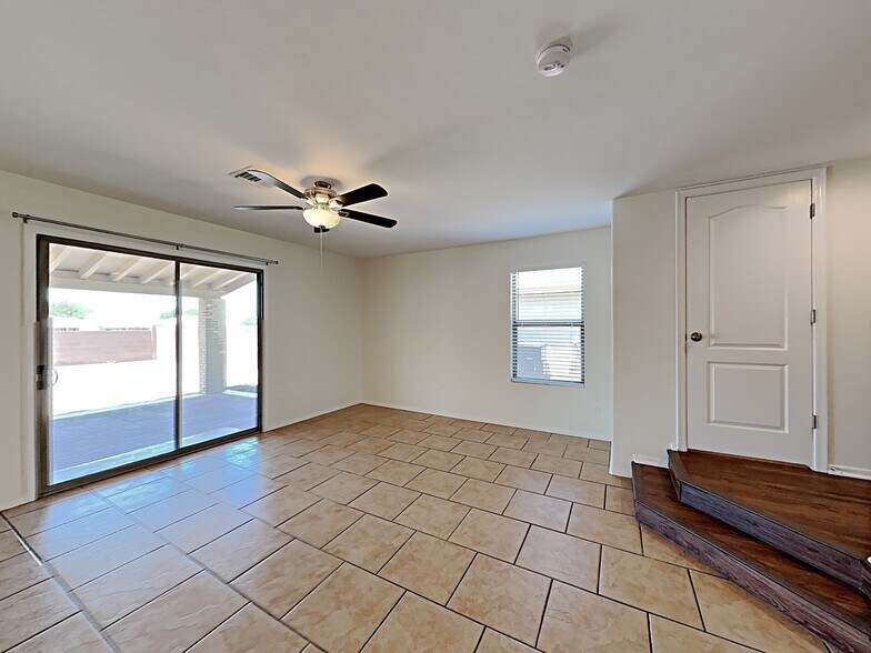 Building Photo - 2865 N Silver Island Way