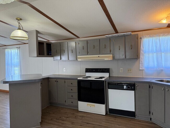 Building Photo - Charming Rural Home with Large Yard & Storage
