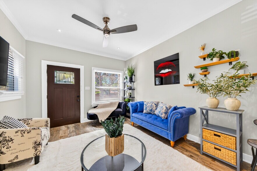 Building Photo - 5915 Lexington Ave