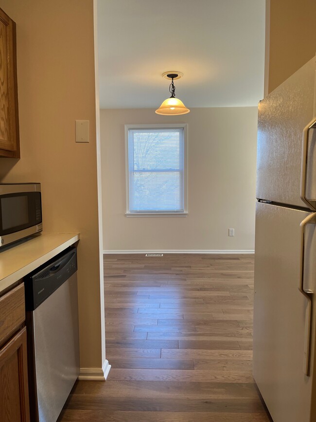 Kitchen - 201 Stone Ridge Dr