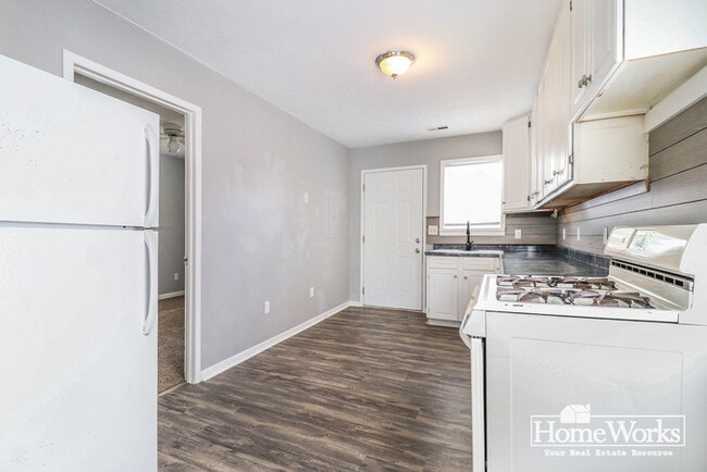 Building Photo - Cozy One-Story Home with 2 Bedrooms in River Park