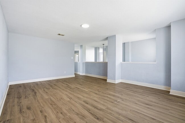 Building Photo - 11930 Longwood Garden Way