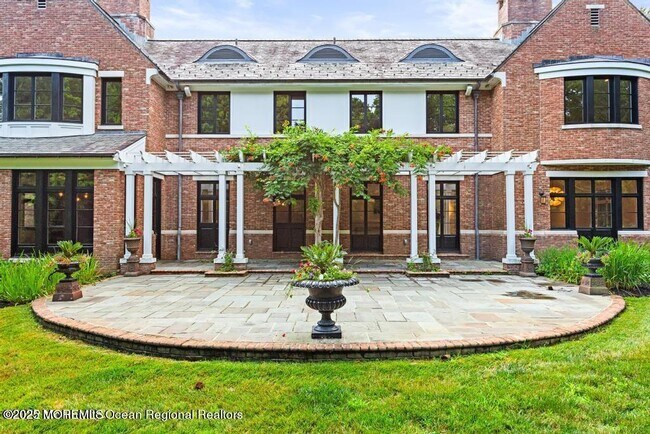 Building Photo - 18 Sheraton Ln