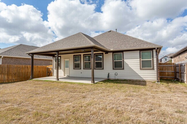 Building Photo - Luxurious Newer Construction 3-Bedroom Hom...