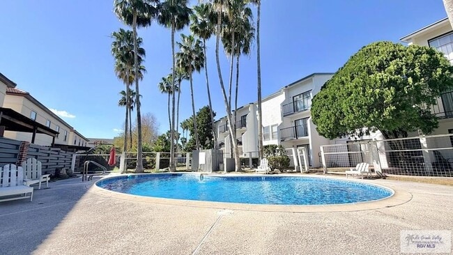 Building Photo - 322 McFadden Dr