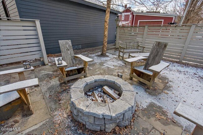 Building Photo - 5 Swanner Ln